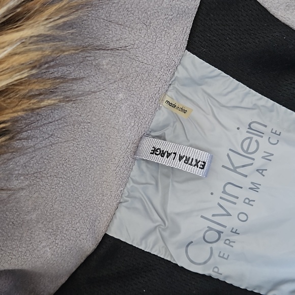 Calvin Klein Performance women's puffer - Picture 9 of 12